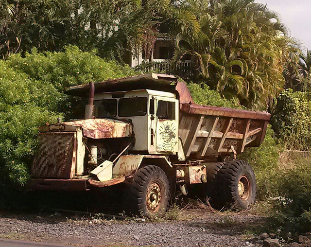 1810791_web1_dump-truck.jpg