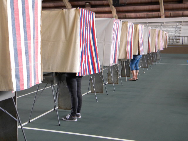 3999834_web1_voting-booth-polling-place.jpg
