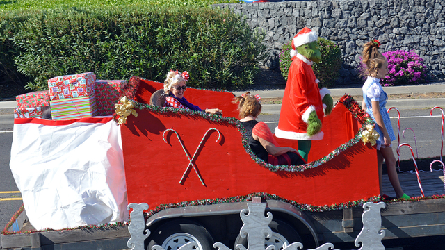 4554703_web1_Christmas-parade-2014-023--1-201412221364256.jpg