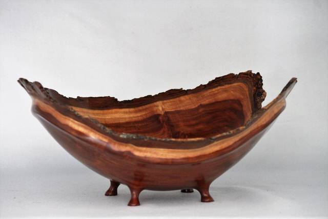 5191957_web1_Pat-Kramer-piece-for-Curators-Choice-Natural-Edge-with-Carved-Feet---Milo--93.jpg