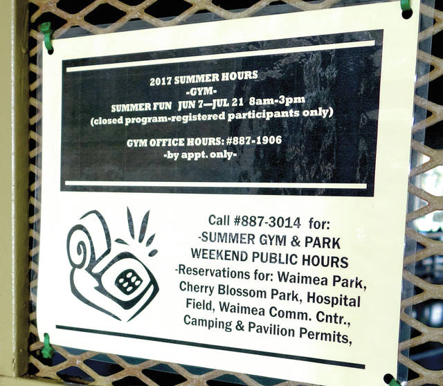 5513799_web1_A-sign-on-the-Waimea-District-Park-gym-shows-seven-hours-on-weekdays-it-is-closed-to-the-public-Due-to-lack-of-staff-it-is-not-open-the-other-hours-and-days-of-the-week-either.20176168462336.jpg