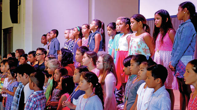 5697475_web1_More-than-30-students-perform-nine-songs-in-the-choir-during-WES--Summer-Art--Song-Fest2017726131757534.jpg