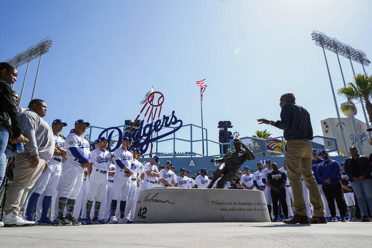 Chicago Cubs and 100 Black Men of Chicago Celebrate Jackie Robinson's  Legacy 