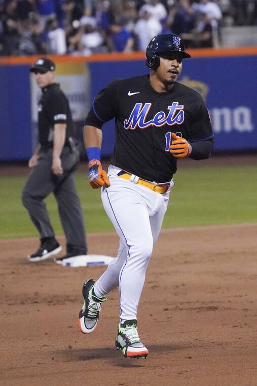 Escobar HRs as Mets end 3-game skid, rally past Rangers 4-3 - West