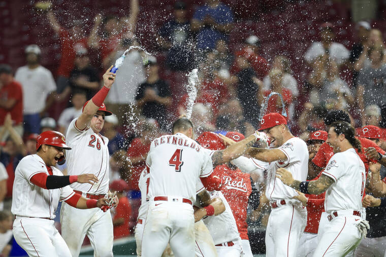 Kennedy wins in major league return as Reds beat Nationals