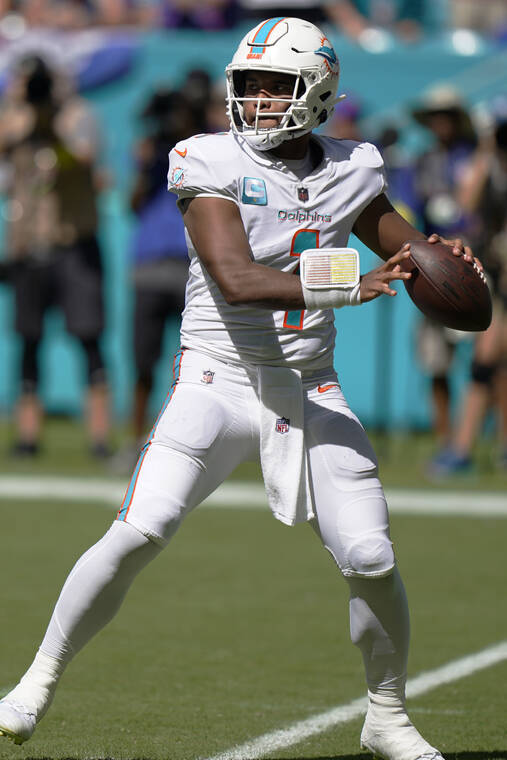 Dolphins take 3-0 record to Cincy to face resurgent Bengals