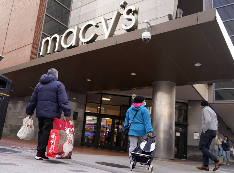 Macy’s, Kohl’s, Gap point to cloudy holiday retail picture