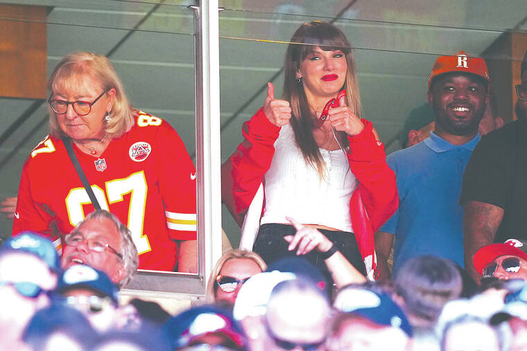 Taylor Swift in Kansas City for Bears game - Chicago Sun-Times