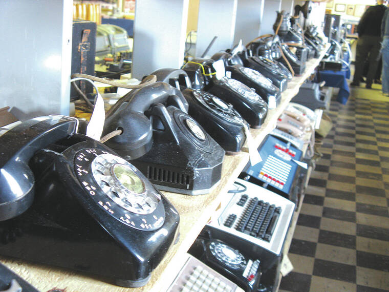 This week’s cellphone outage makes it clear: In the United States, landlines are languishing