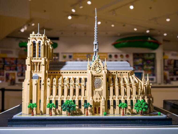 Notre Dame rises again … in Lego